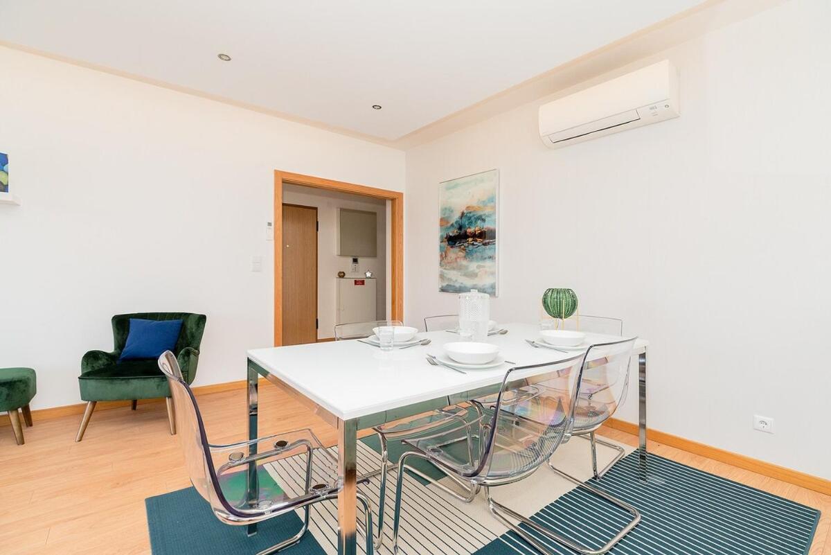 Modern Deco Apartment With Balcony Lisbon Luaran gambar