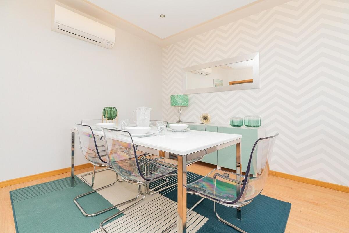 Modern Deco Apartment With Balcony Lisbon Luaran gambar